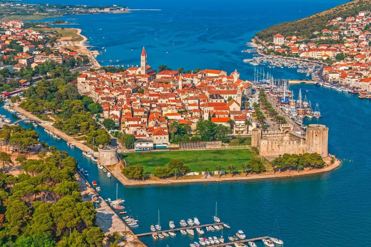 Villa Smuketa In Trogir Haus Fuer 4 Personen Extérieur photo