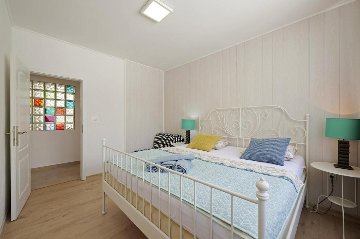 Villa Smuketa In Trogir Haus Fuer 4 Personen Extérieur photo