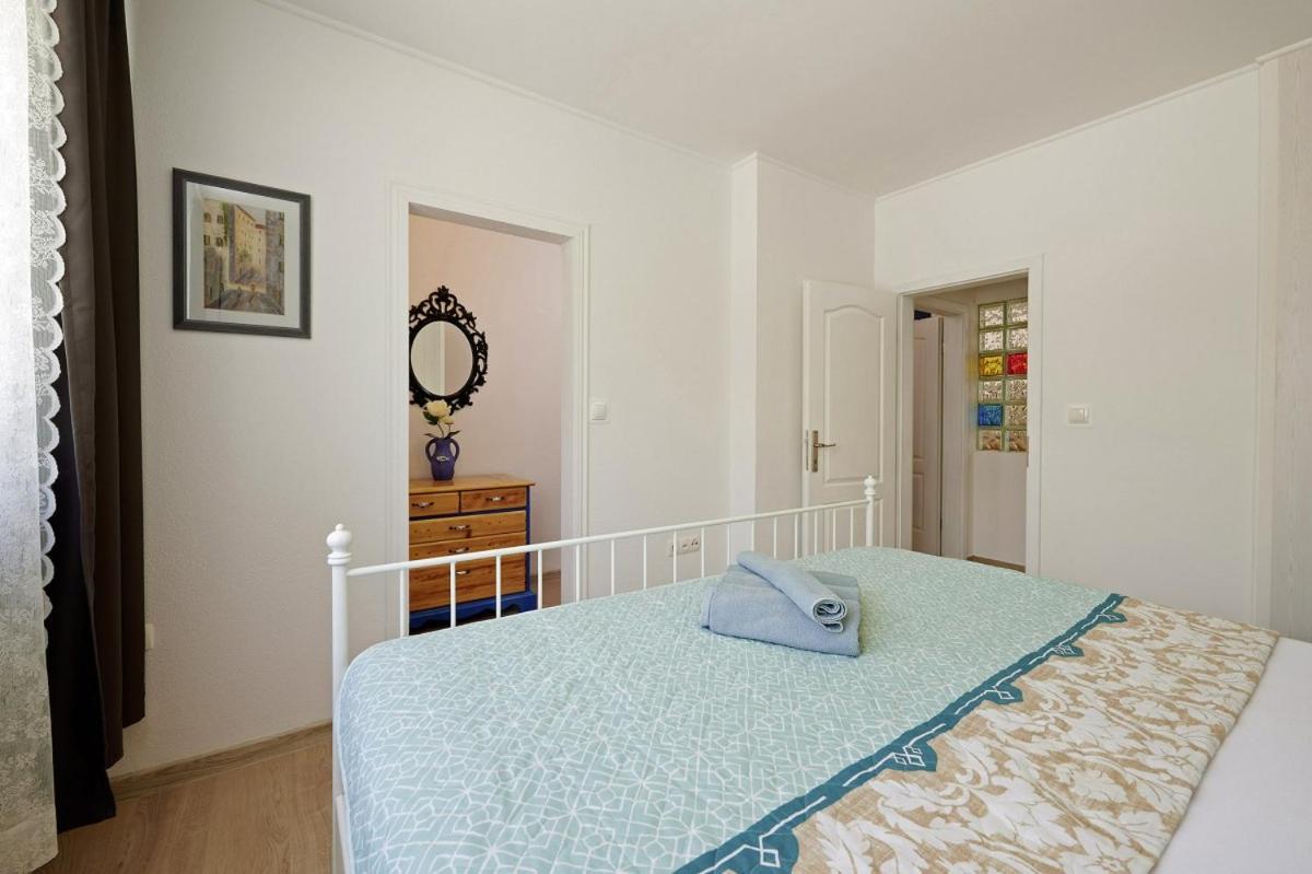 Villa Smuketa In Trogir Haus Fuer 4 Personen Extérieur photo